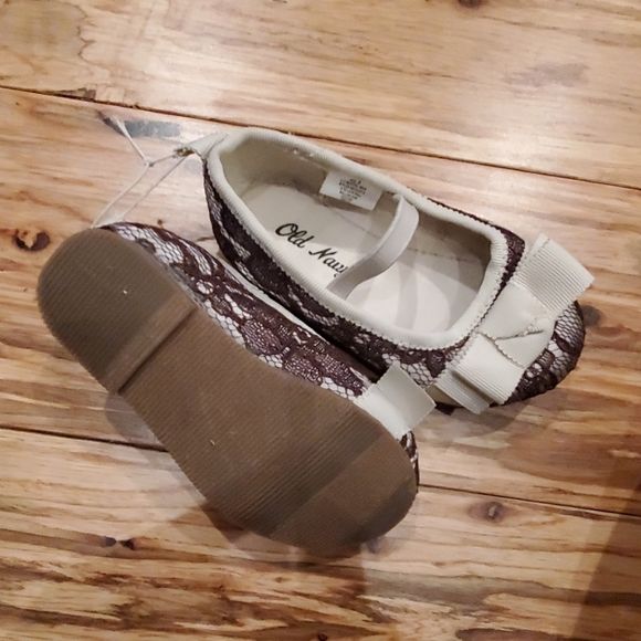 Toddler size 5 dress shows - Picture 2 of 2